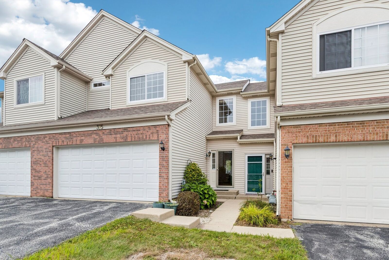 Property Photo:  375 N Tower Drive  IL 60030 