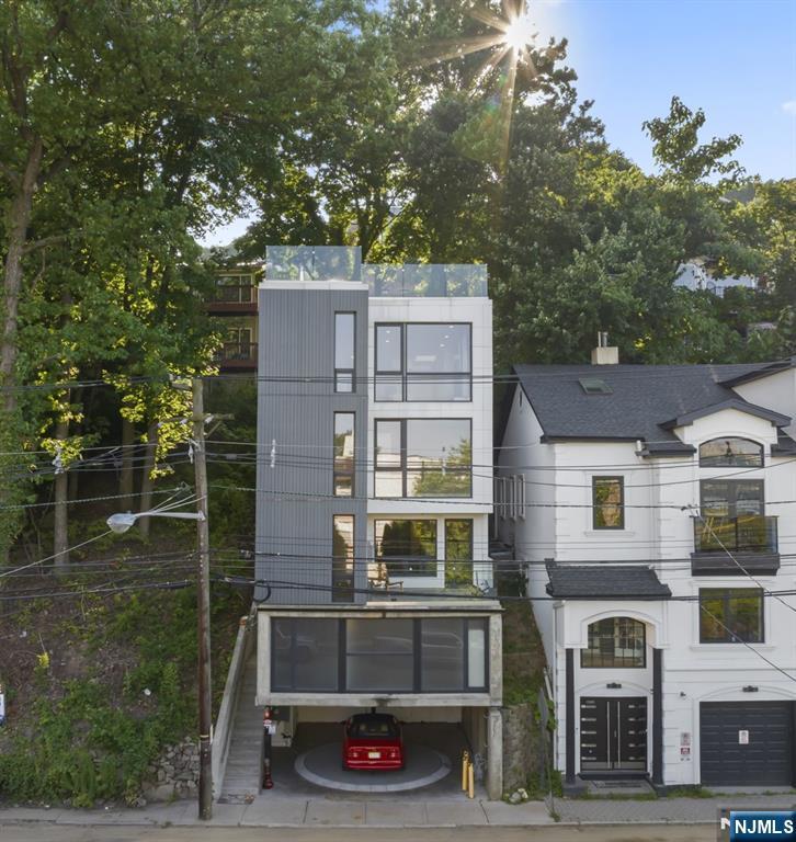 Property Photo: 1076 River Road NJ 07020