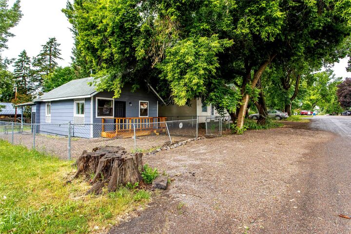 Property Photo:  323 Buchanan Street SW  MT 59864 