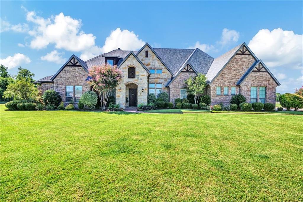 Property Photo: 2545 Palomino Drive TX 75002