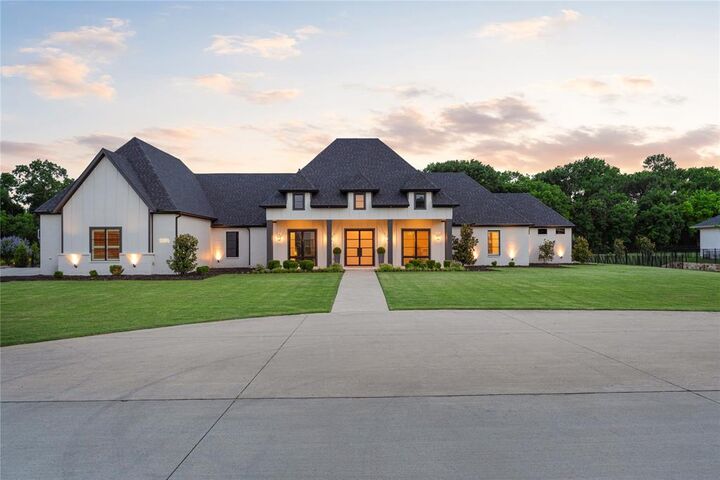 Property Photo:  2095 Honey Lane  TX 75009 