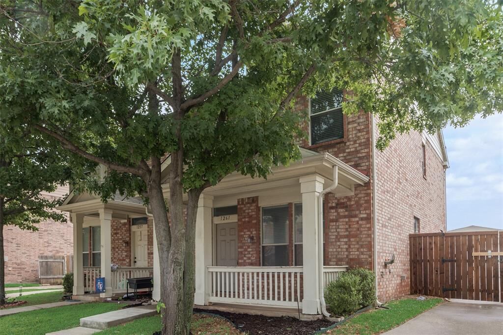 Property Photo: 1261 Ballymote Lane TX 75074