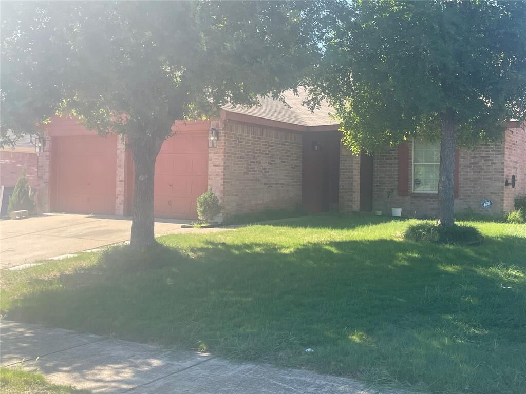 Property Photo: 1267 Cleardale Drive TX 75232