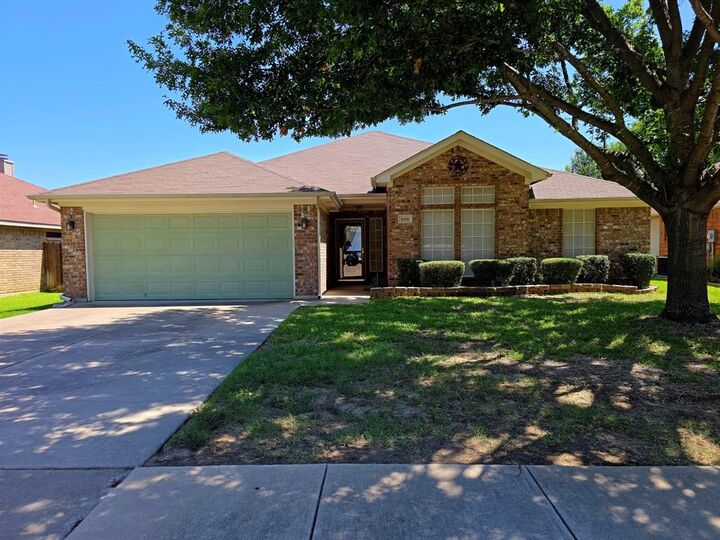 Property Photo:  620 Ridgehill Drive  TX 76028 