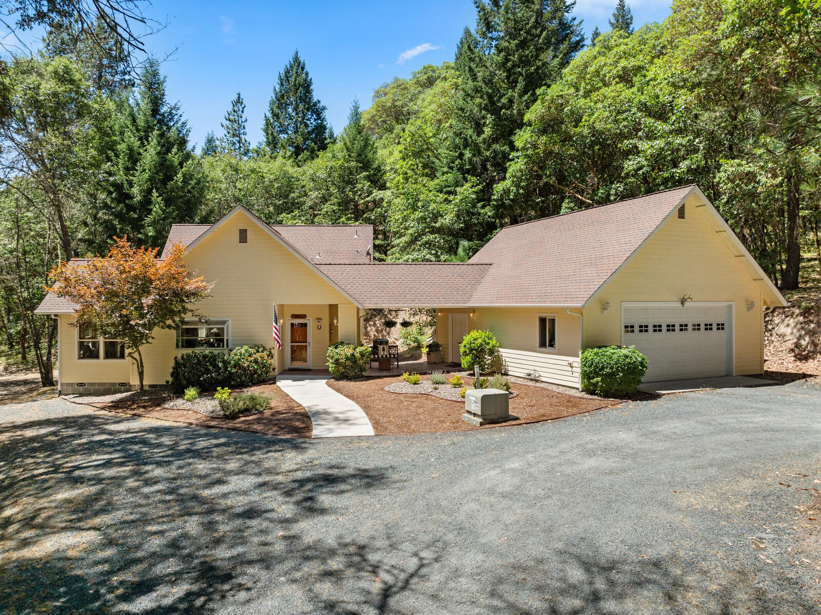 Property Photo:  780 Pinecrest Drive  OR 97526 