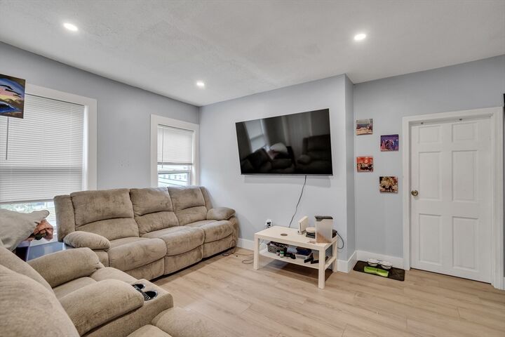 Property Photo:  433 Lincoln St  MA 01852 