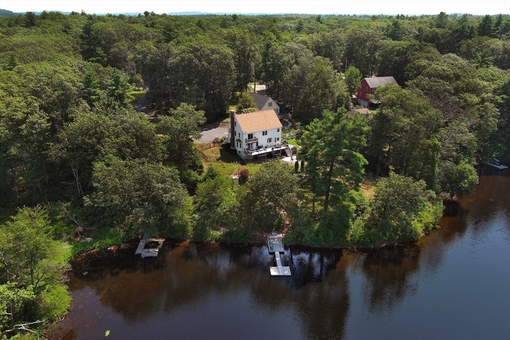 Property Photo:  10 Dogwood Ln  MA 01864 