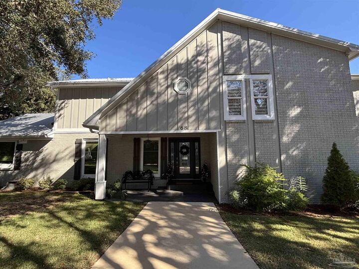 Property Photo:  68 Shoreline Dr  FL 32561 