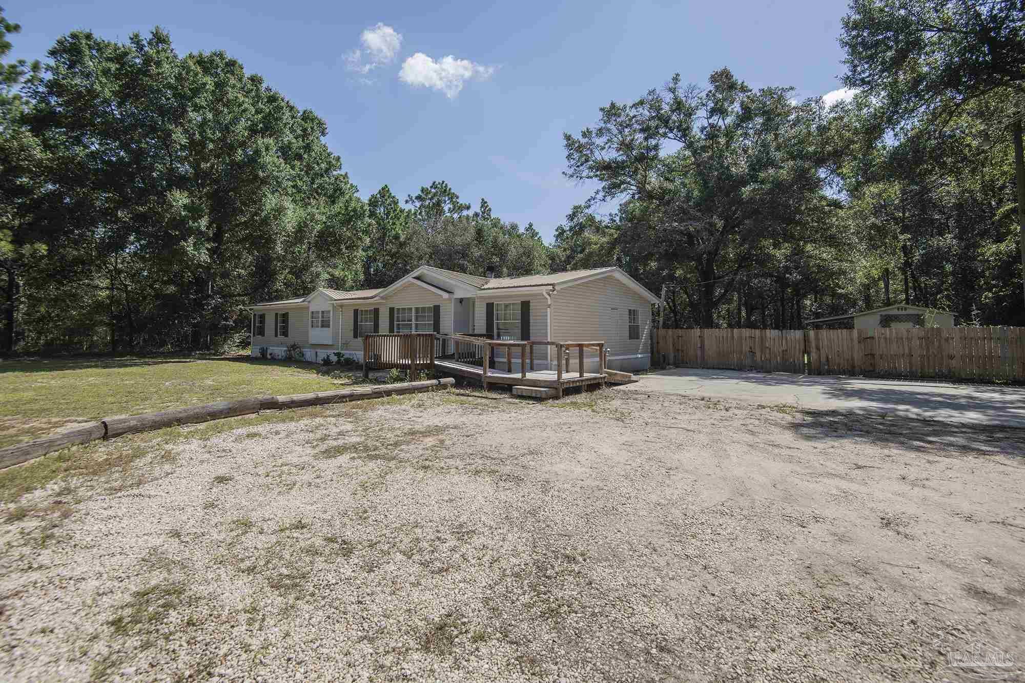 Property Photo: 6751 Deception Rd FL 32583