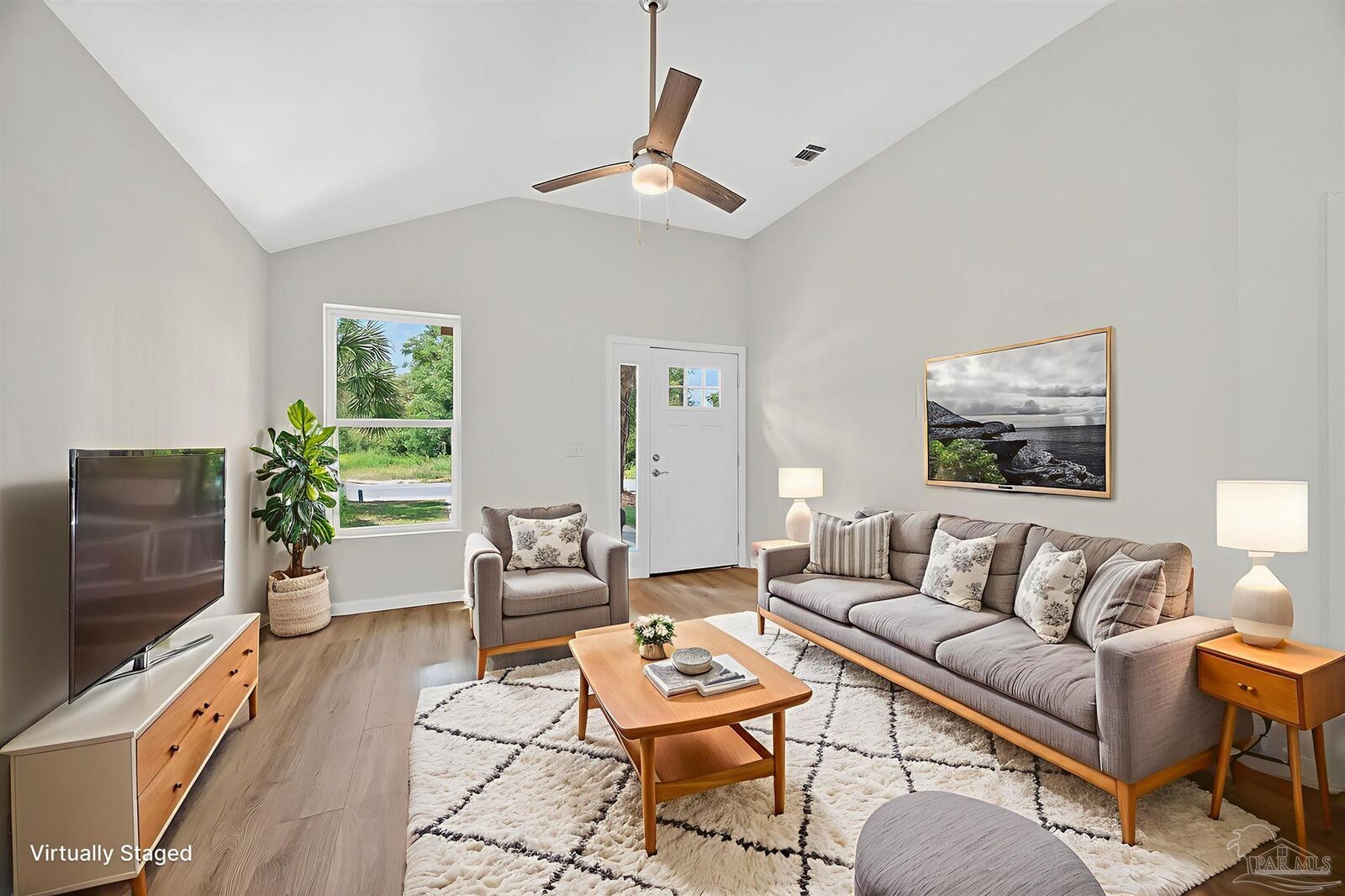 Property Photo: 110 E Jordan St FL 32503