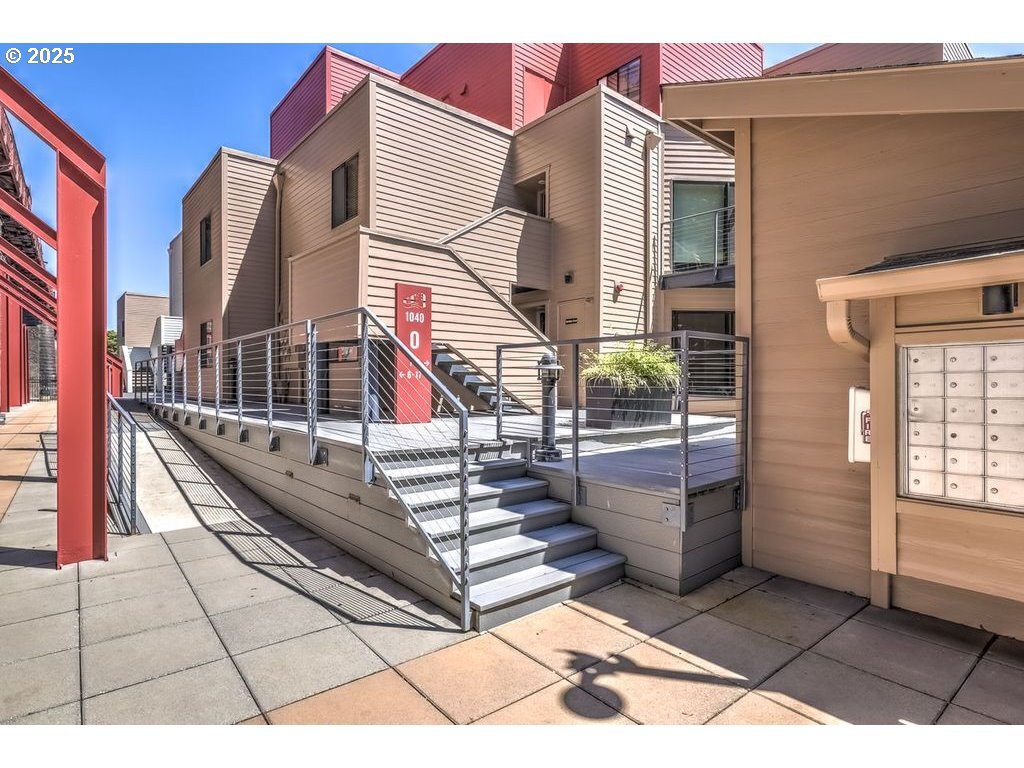 Property Photo: 1040 NW Naito Pkwy 0-9 OR 97209
