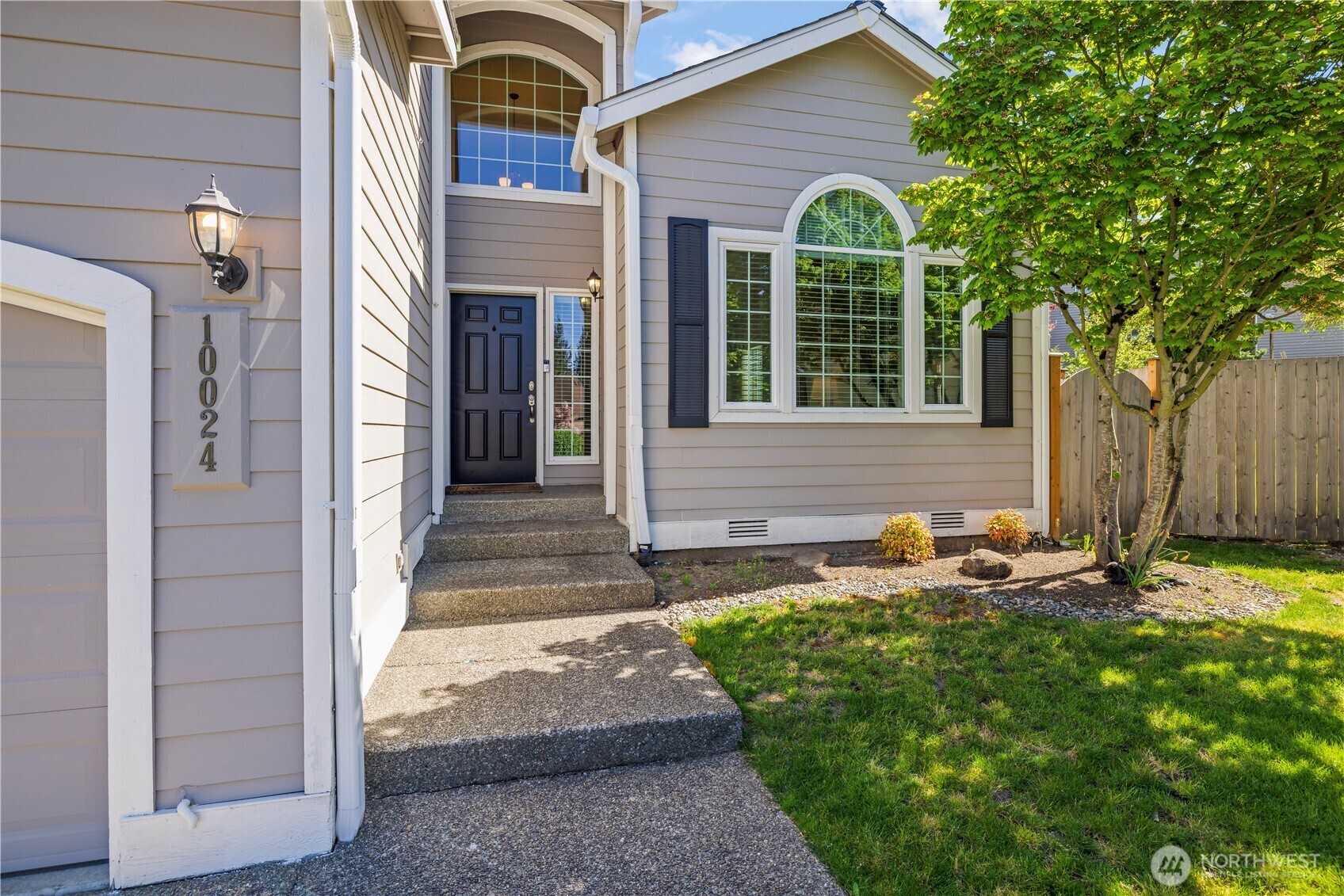 Property Photo: 10024 SE 244th Court WA 98030