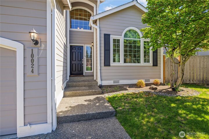 Property Photo: 10024 SE 244th Court WA 98030