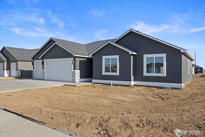 Property Photo:  719  N Street NE  WA 98848 