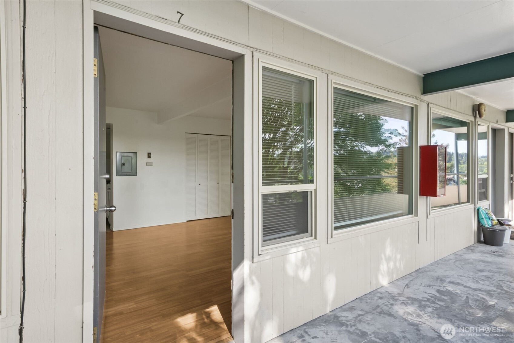 Property Photo: 4704 22nd Avenue NE WA 98105