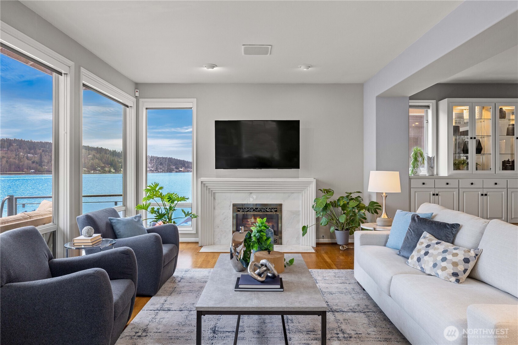 Property Photo:  3711  Lake Washington Boulevard N  WA 98056 