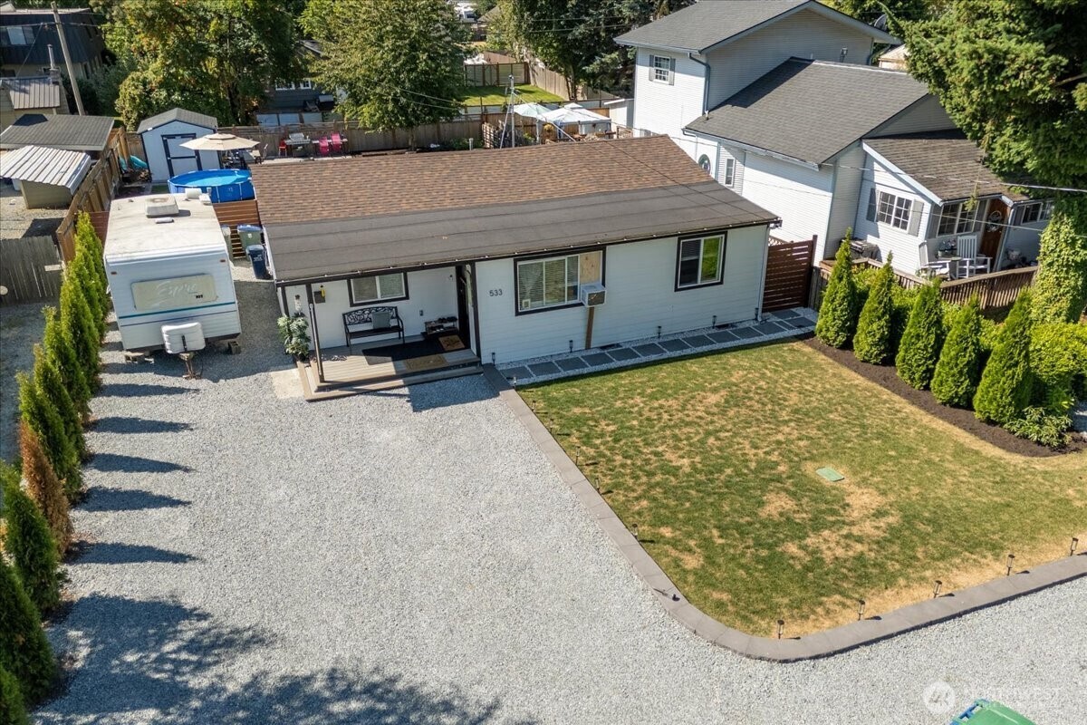 Property Photo: 533 Fidalgo Street WA 98284