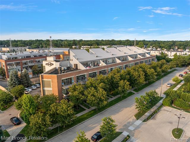 Property Photo: 333 E Parent Avenue 14 MI 48067