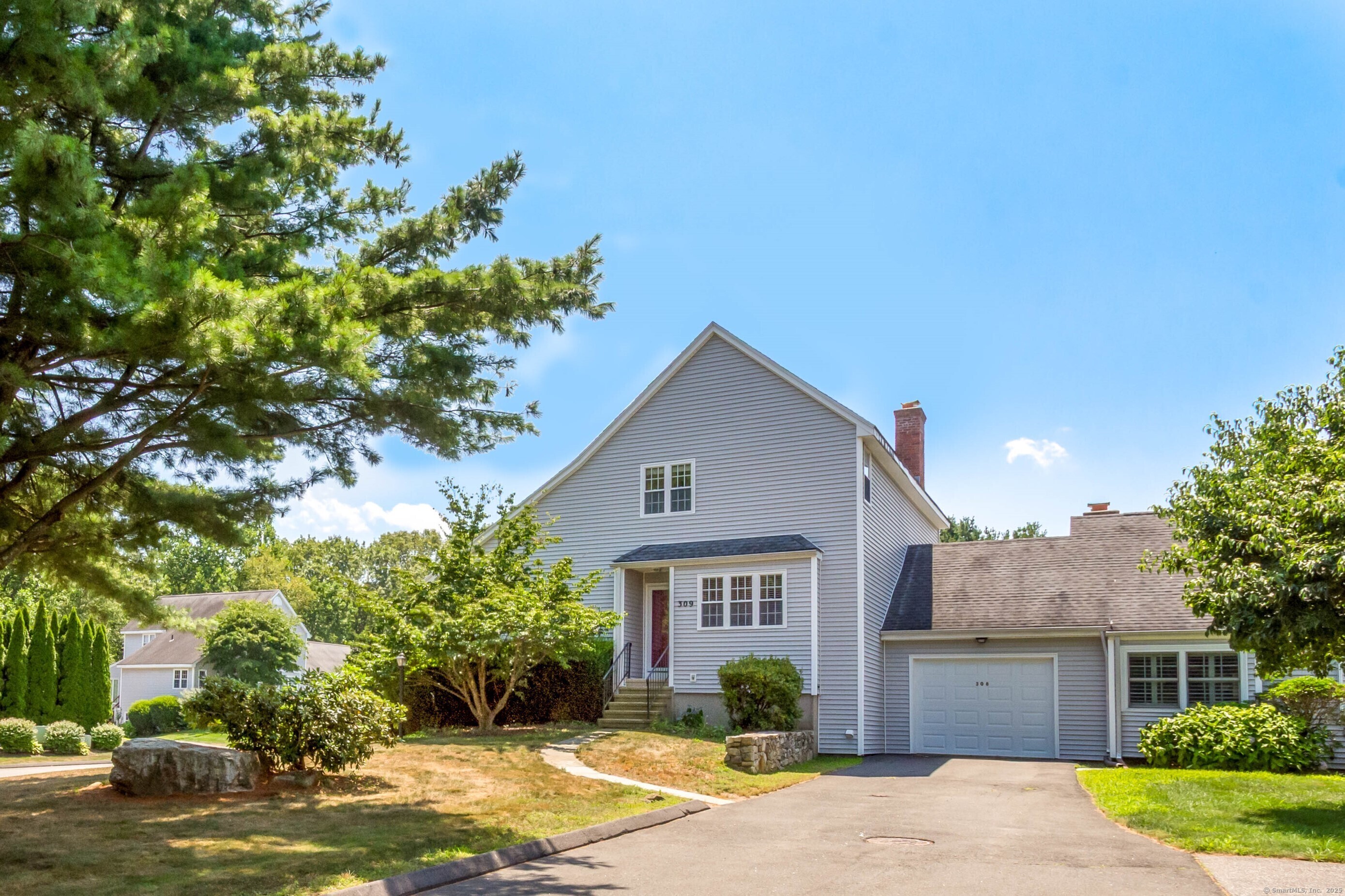 Property Photo: 309 Aspetuck Trail 309 CT 06484
