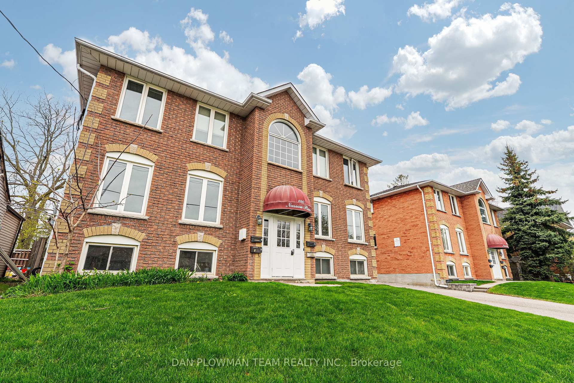 Property Photo:  180 Nassau Street  ON L1J 4A5 