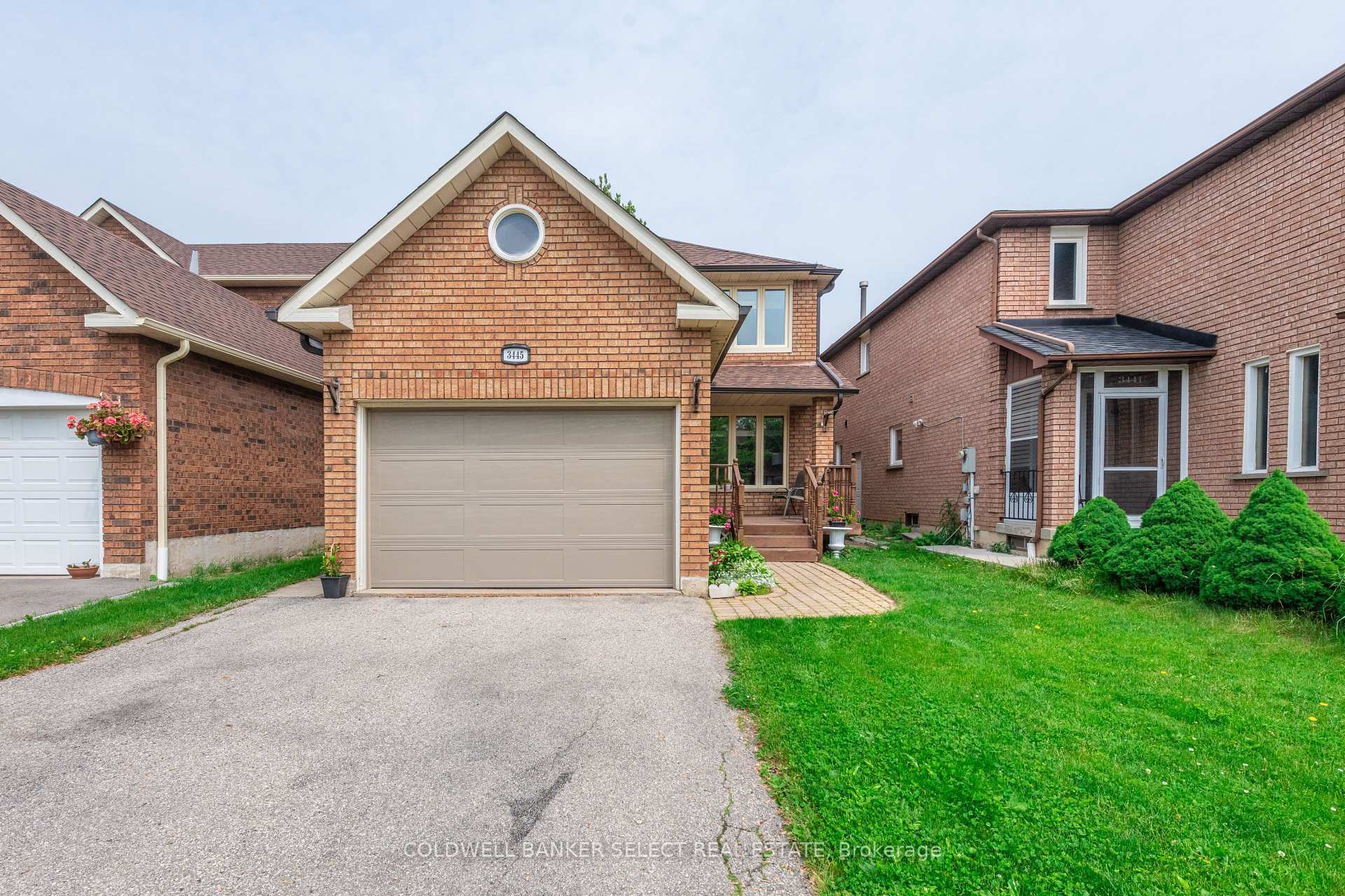 Property Photo: 3445 Bertrand Road ON L5L 4G5