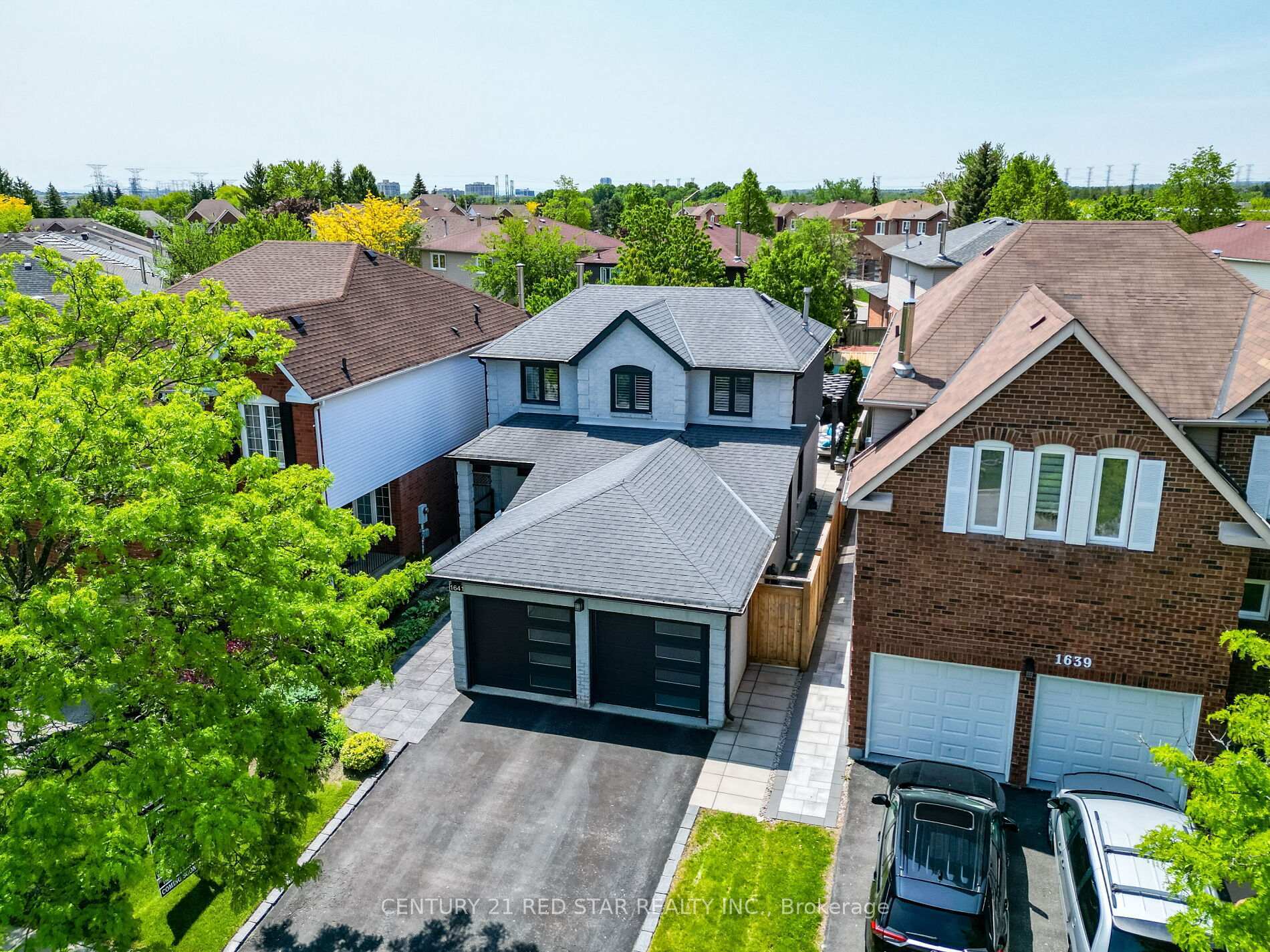 Property Photo: 1641 Middleton Street ON L1X 2L5