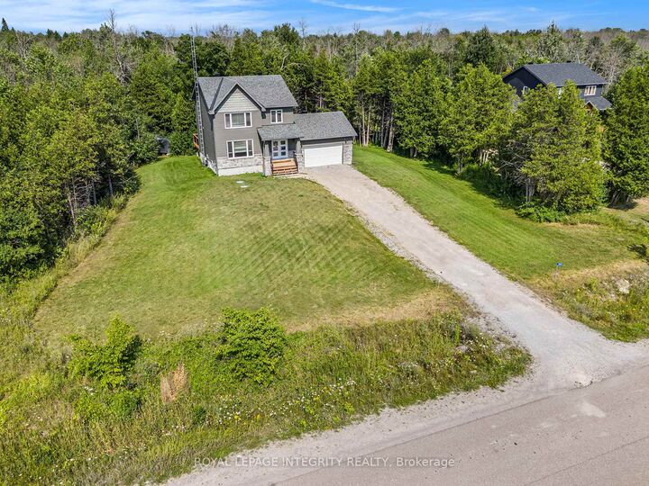 Property Photo: 922 Leslie Crain Drive ON K7H 3C3