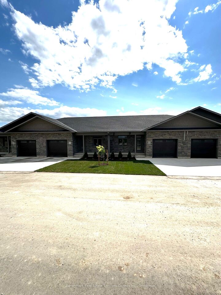 Property Photo:  64 Cavalier Crescent  ON N0G 2R0 