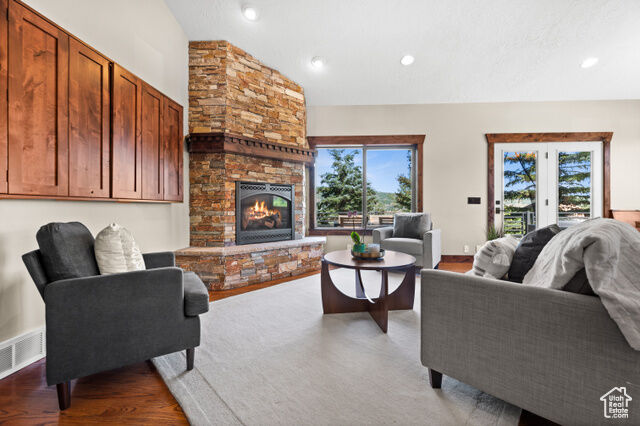 Property Photo: 3952 View Pointe Dr UT 84098