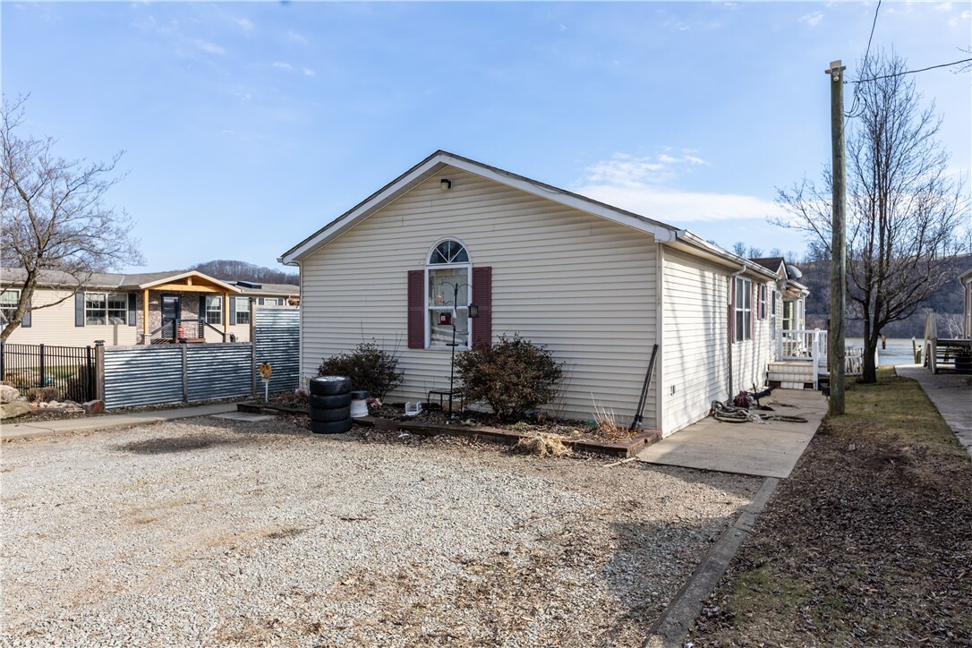 Property Photo:  2 Denny Est  PA 15238 