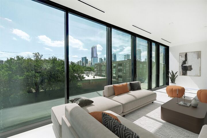 Property Photo: 1006 Baylor Street 203 TX 78703