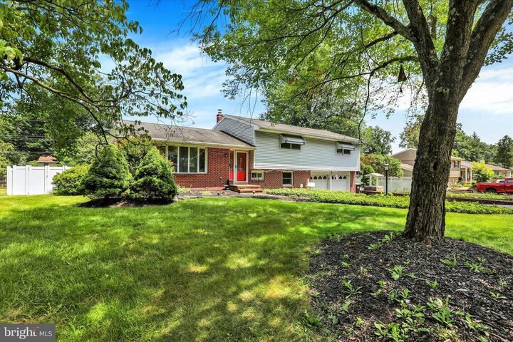 9 Houston Road  Yardley PA 19067 photo