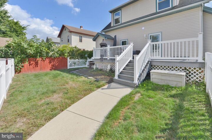 Property Photo:  27 E Collingswood Avenue  NJ 08107 