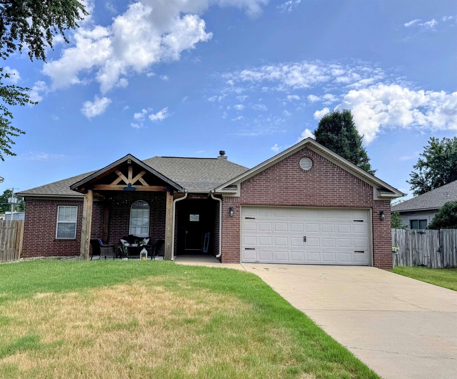 Property Photo: 1724 Hidden Creek Drive AR 72022