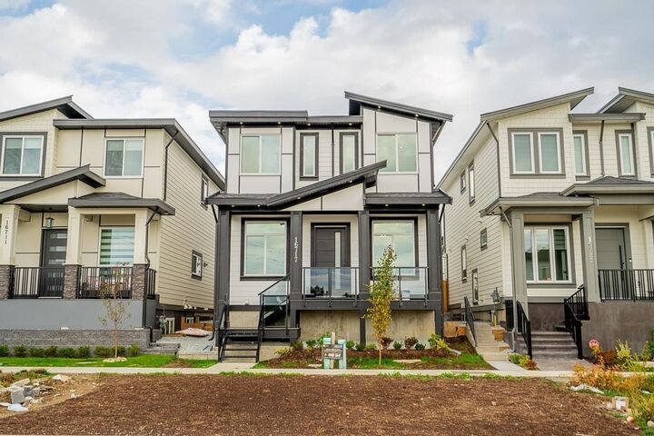 16717 15A  Surrey BC V3S 9X7 photo