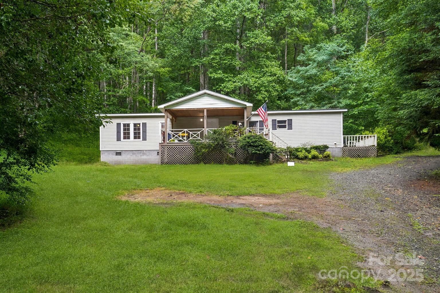 Property Photo: 125 Stargazer Lane NC 28783