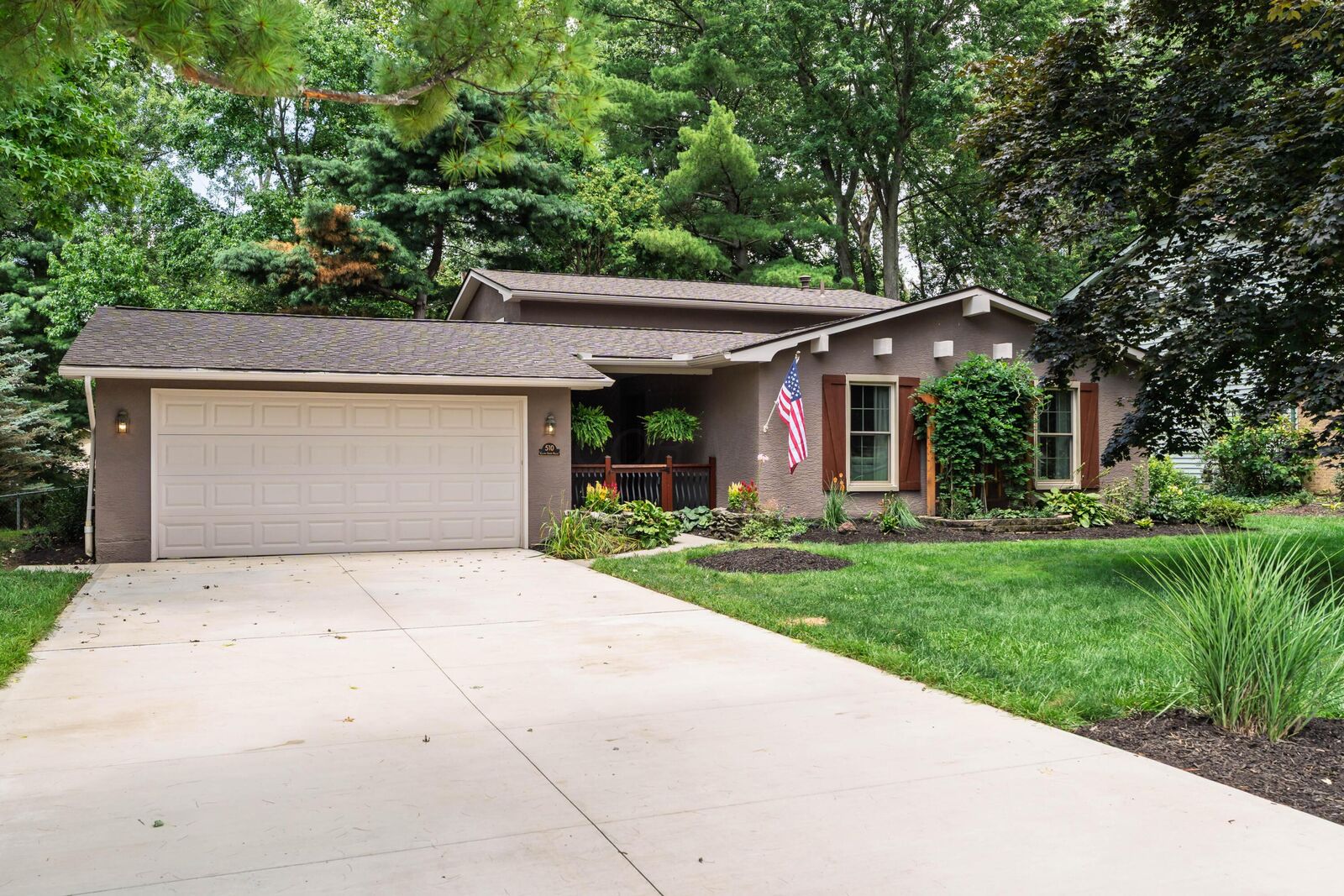 Property Photo: 510 Clark State Road OH 43230