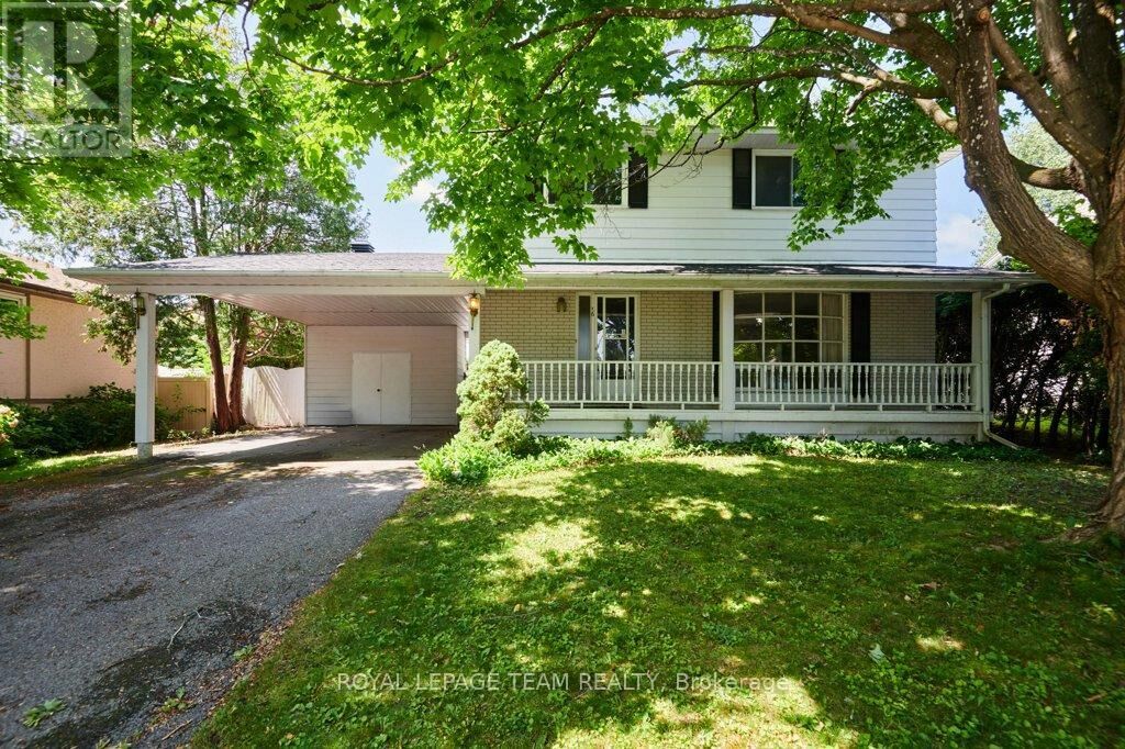Property Photo:  16 Keewatin Crescent  ON K2E 6Z1 