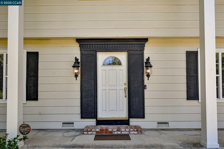 Property Photo: 35 Alta Sierra Pl CA 94507