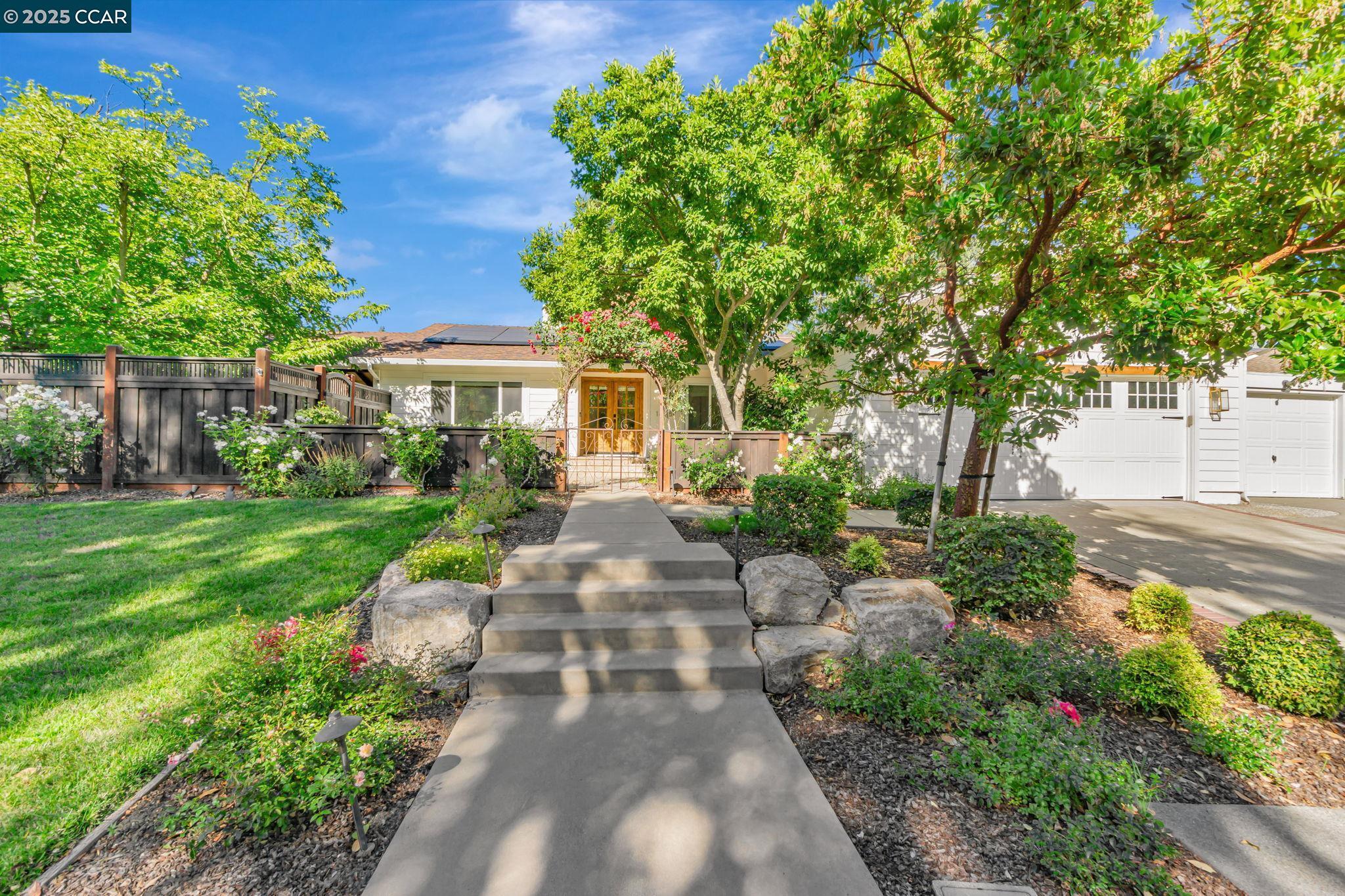 Property Photo: 1675 Saint David Dr CA 94526