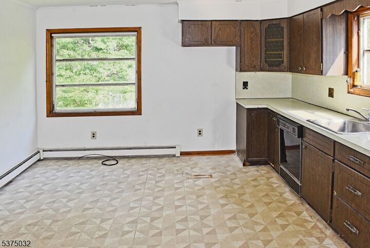 Property Photo: 41 Lefke Ln NJ 07981
