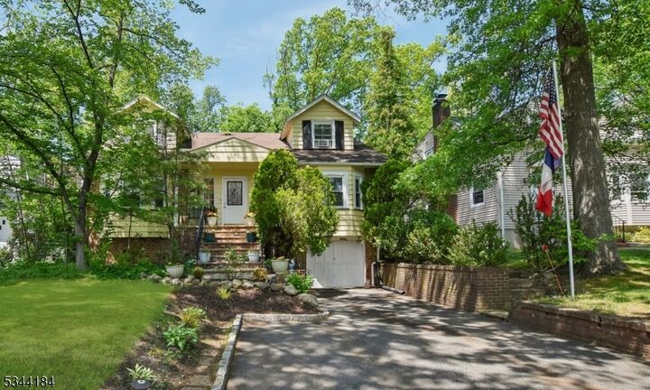 Property Photo:  14 Crossbrook Rd  NJ 07039 