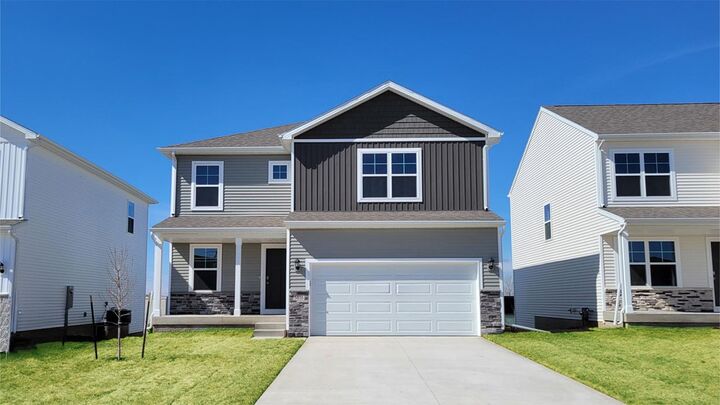 5614 152nd Street  Urbandale IA 50111 photo