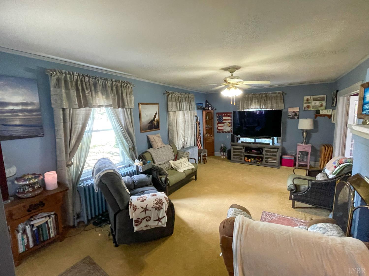 Property Photo: 811 Broad Street VA 24517