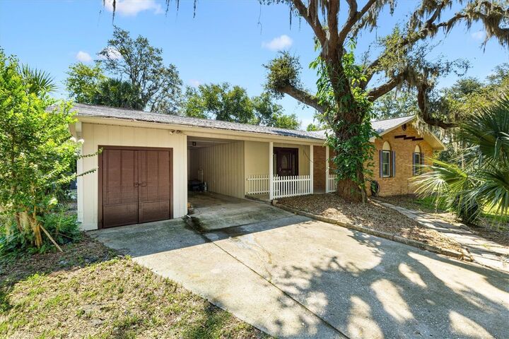 Property Photo:  5434 County Road 122N  FL 34785 