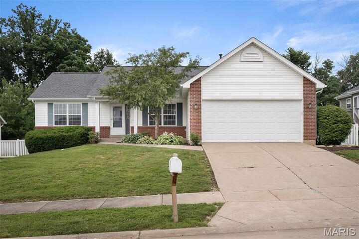 Property Photo:  104 Ashford Oaks Court  MO 63385 