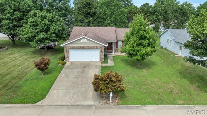Property Photo:  431 Sandalwood Drive  IL 62298 