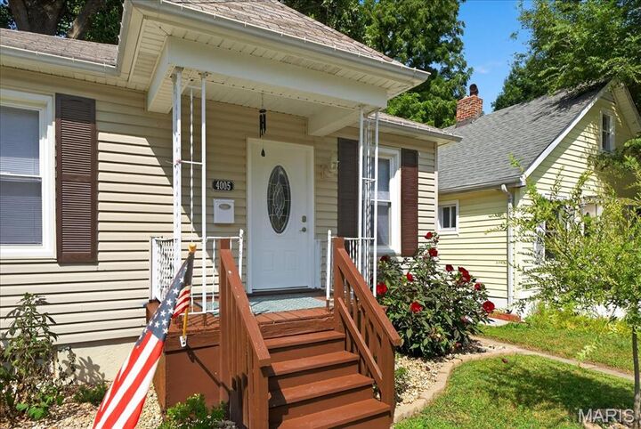 Property Photo: 4005 Eichelberger Street MO 63116