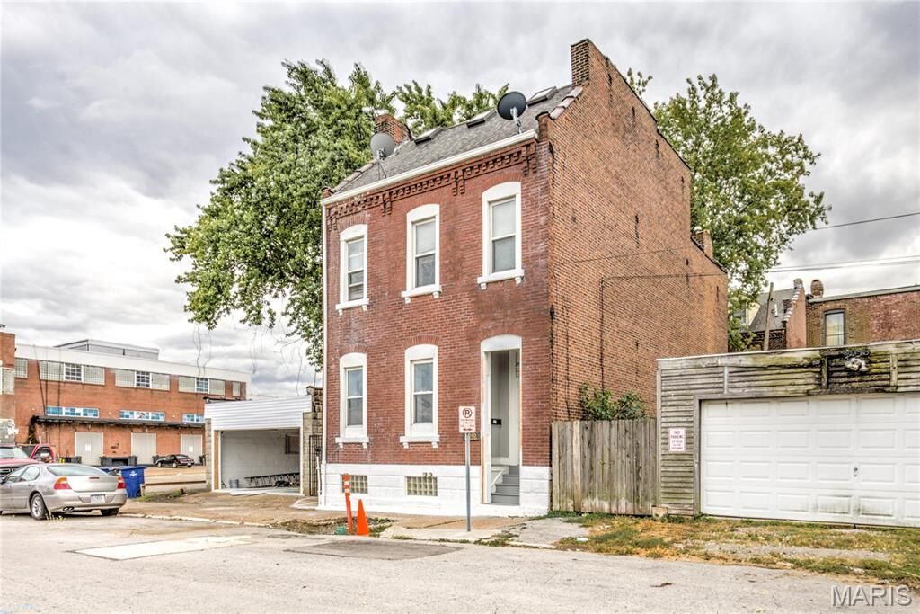 Property Photo:  2010 Cushing Street  MO 63104 