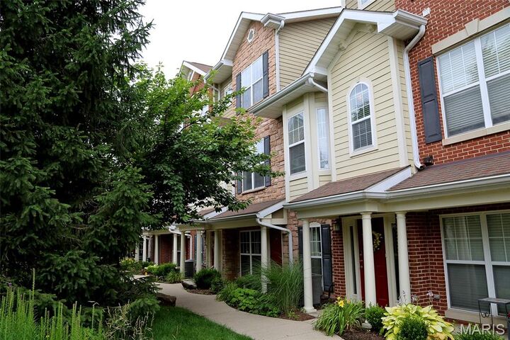 Property Photo:  2636 McKnight Crossing Court  MO 63124 